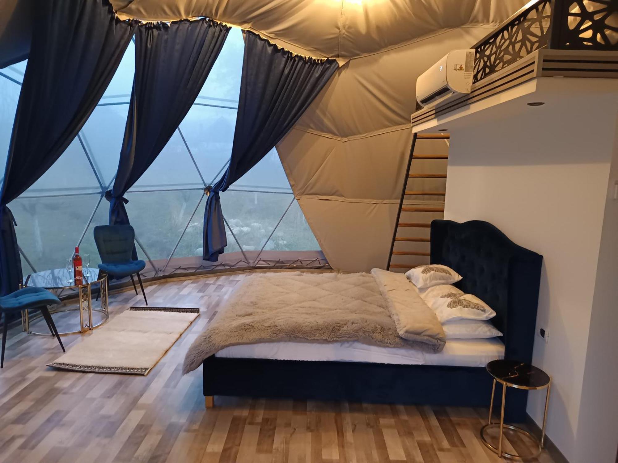 Sun Garden Glamping Domes Otel Călimăneşti Dış mekan fotoğraf