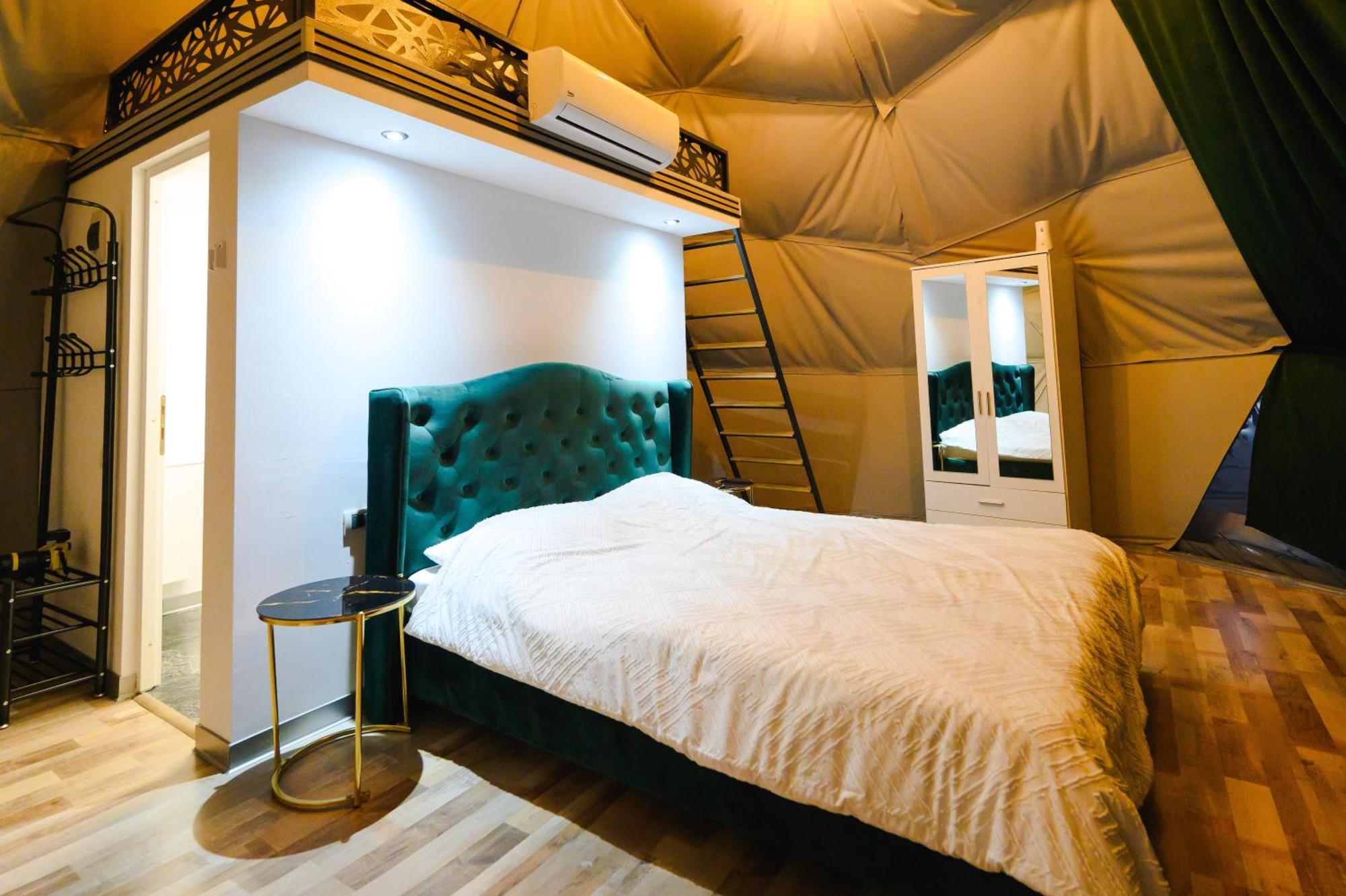 Sun Garden Glamping Domes Otel Călimăneşti Dış mekan fotoğraf